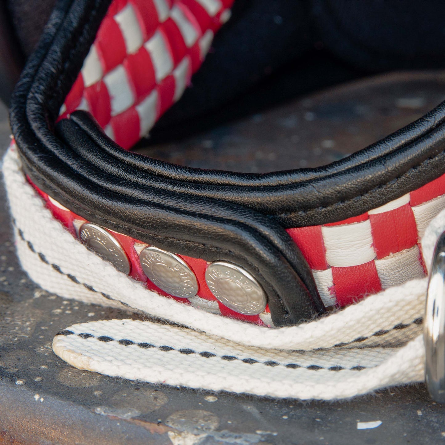 SUPER MAGNUM XXL SIZE DOUBLE STRAP RED CHECKER IVORY