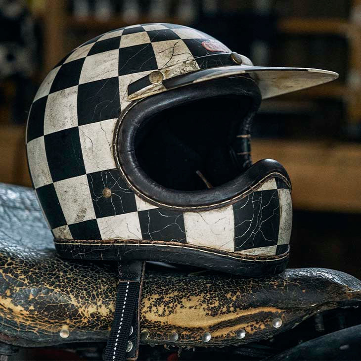 custom painted retro motorcycle helmets TT&CO. Vintage Cracked Paint PATINA ART ONLY ONE 024 – TT AND CO GLOBAL